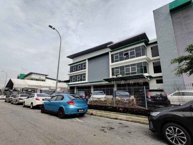 Kilang Berkembar untuk Dijual di Kawasan Perindustrian Bukit Serdang (Seri Kembangan) - Dennis Chang - Exterior - PropertyGuru.com.my