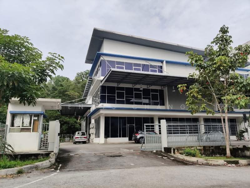 Kilang Berkembar untuk Dijual di Kawasan Perindustrian Bukit Serdang (Seri Kembangan) - Dennis Chang - Exterior - PropertyGuru.com.my