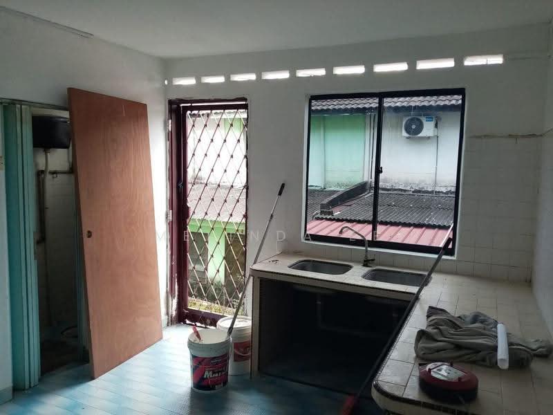 Rumah Teres 2-Tingkat untuk Dijual di Taman Muhibbah (Senai) - Melinda Ee - Kitchen - PropertyGuru.com.my