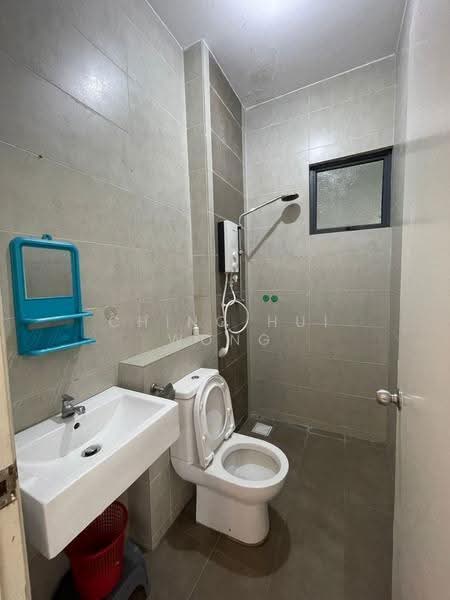 Kondominium untuk Dijual di Lido Four Seasons Residence - Ching Hui Wong - Bathroom - PropertyGuru.com.my
