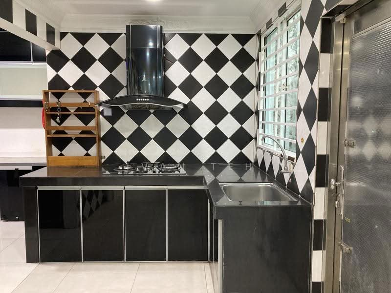 2-storey Terraced House for Rent in Batu Caves (Selangor) - Ivan Teh - Kitchen - PropertyGuru.com.my