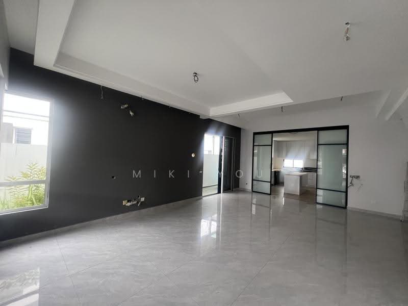 2-storey Terraced House for Sale in Bandar Rimbayu (Telok Panglima Garang) - Miki You - Living Room - PropertyGuru.com.my