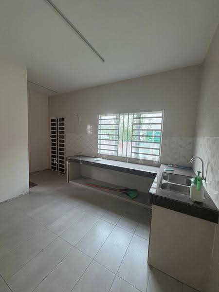 Semi-Detached House for Sale in Medan Klebang Mewah (Chemor) - Kelly Lam - Kitchen - PropertyGuru.com.my