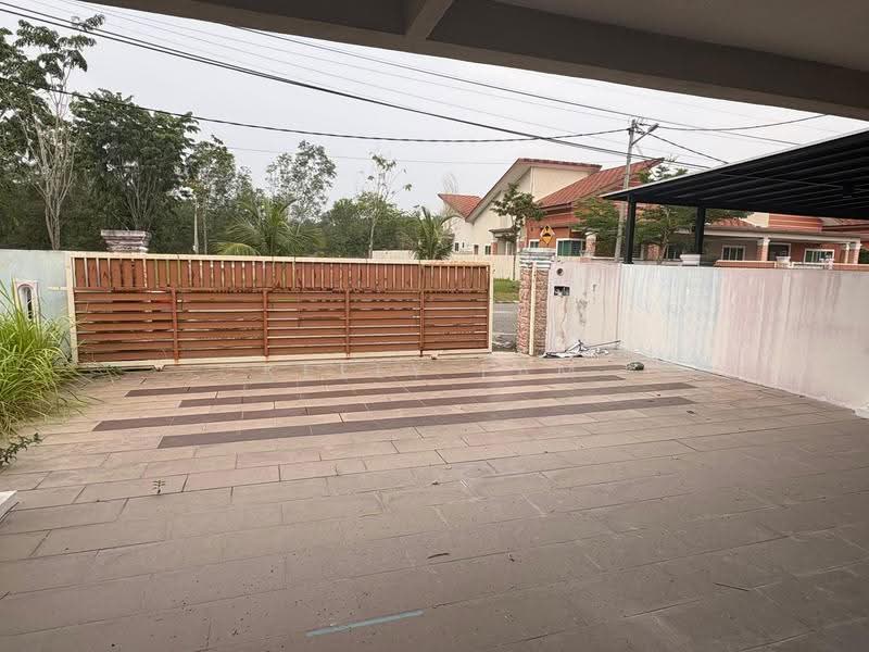 Semi-Detached House for Sale in Medan Klebang Mewah (Chemor) - Kelly Lam - Exterior - PropertyGuru.com.my