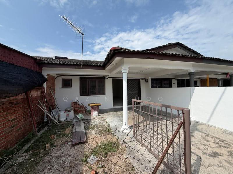 1-storey Terraced House for Sale in Sungai Siput (Perak) - Qazin Khoo - Exterior - PropertyGuru.com.my