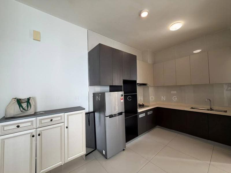 Condominium for Sale at Royal Strand @ Country Garden Danga Bay - Fu Heng Chong - Kitchen - PropertyGuru.com.my
