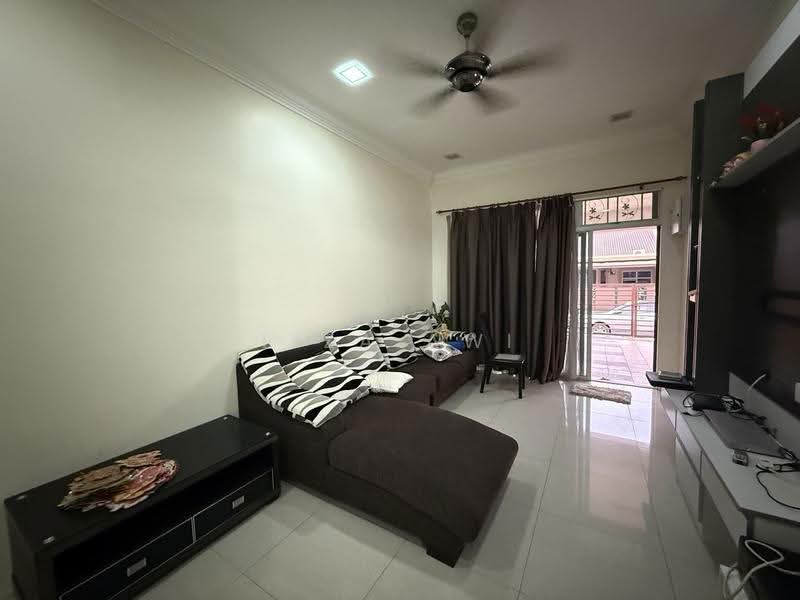 Rumah Teres 1-Tingkat untuk Dijual di Taman Nusa Intan (Senawang) - Liza Awi - Living Room - PropertyGuru.com.my
