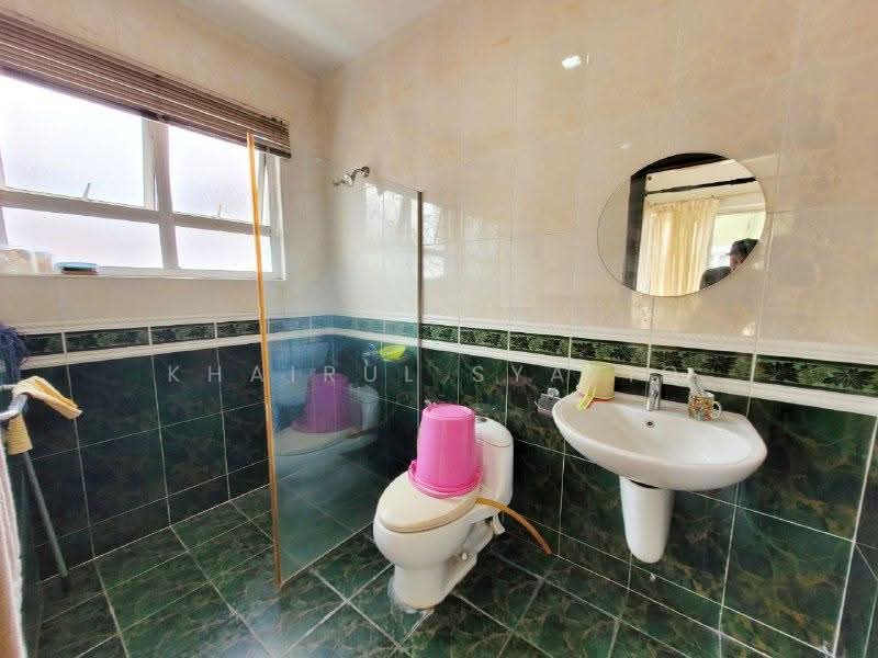 Semi-Detached House for Sale in Damansara Legenda (Petaling Jaya) - Khairul Syafiq - Bathroom - PropertyGuru.com.my