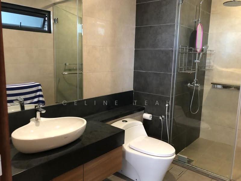Kondominium untuk Disewa di Harrington Suites - Celine Teah - Bathroom - PropertyGuru.com.my