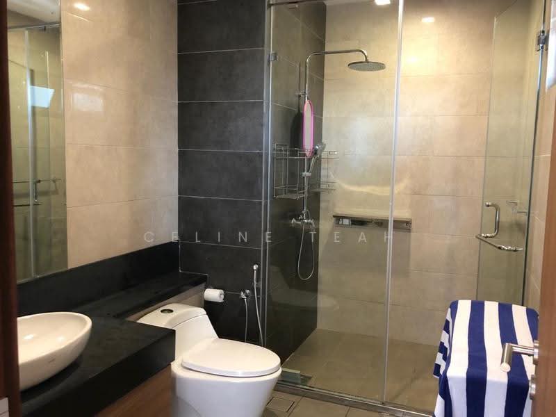 Kondominium untuk Disewa di Harrington Suites - Celine Teah - Bathroom - PropertyGuru.com.my