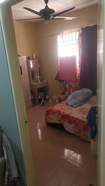 Apartment for Sale at Seri Semarak Apartment - Harold Lee - Bedroom - PropertyGuru.com.my