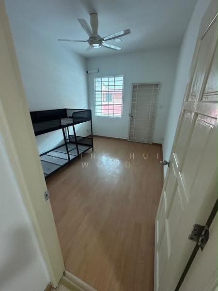2.5-storey Terraced House for Sale in Taman Bukit Sepangar (Kota Kinabalu) - Ching Hui Wong - Bedroom - PropertyGuru.com.my