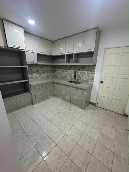 2.5-storey Terraced House for Sale in Taman Bukit Sepangar (Kota Kinabalu) - Ching Hui Wong - Kitchen - PropertyGuru.com.my