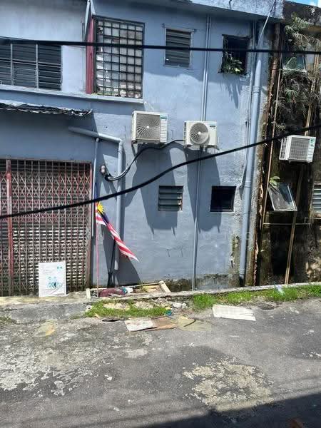 2-storey Terraced House for Sale in Taman Sri Bahagia (Tampoi) - Daniel Yong - Exterior - PropertyGuru.com.my