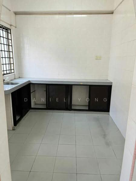 2-storey Terraced House for Sale in Taman Sri Bahagia (Tampoi) - Daniel Yong - Kitchen - PropertyGuru.com.my