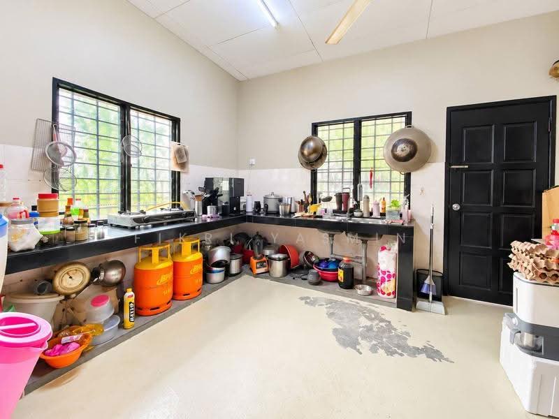 Bungalow House for Sale in Seri Kembangan (Selangor) - Fikri Yasmin - Kitchen - PropertyGuru.com.my