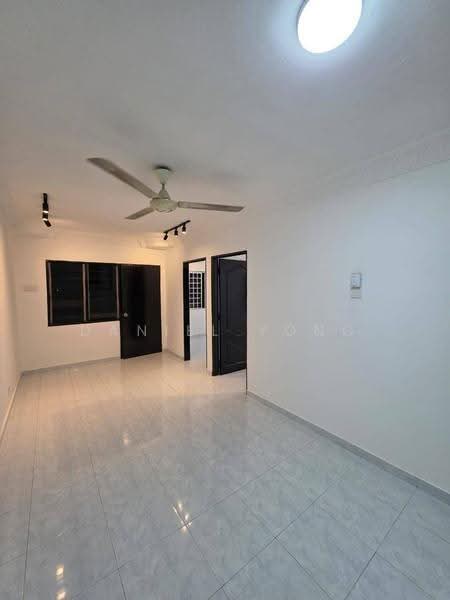 Rumah Flat untuk Dijual di Flat Tasek 64 - Daniel Yong - Living Room - PropertyGuru.com.my