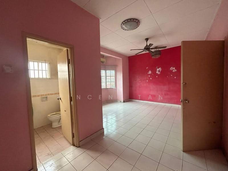 2-storey Terraced House for Sale in U8, Taman Bukit Jelutong (Shah Alam) - Vincent Tan - Bathroom - PropertyGuru.com.my