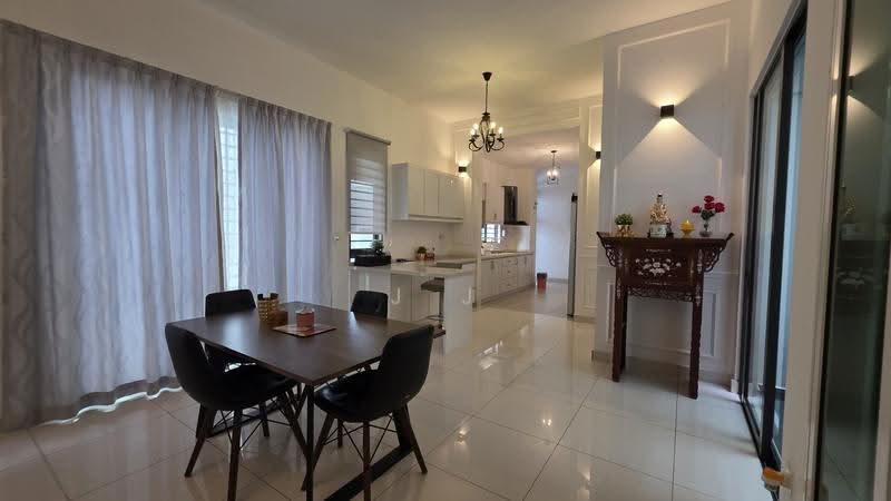 Rumah Berkembar untuk Dijual di Telok Panglima Garang (Selangor) - J J - PropertyGuru.com.my