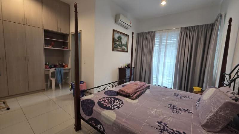 Rumah Berkembar untuk Dijual di Telok Panglima Garang (Selangor) - J J - PropertyGuru.com.my