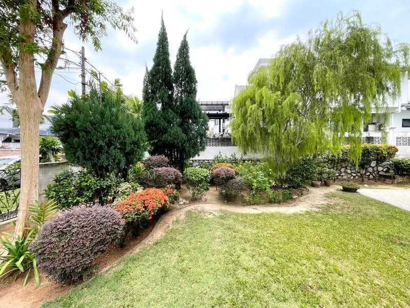 Bungalow House for Sale in SS19 (Subang Jaya) - Akmal Adam - Garden - PropertyGuru.com.my