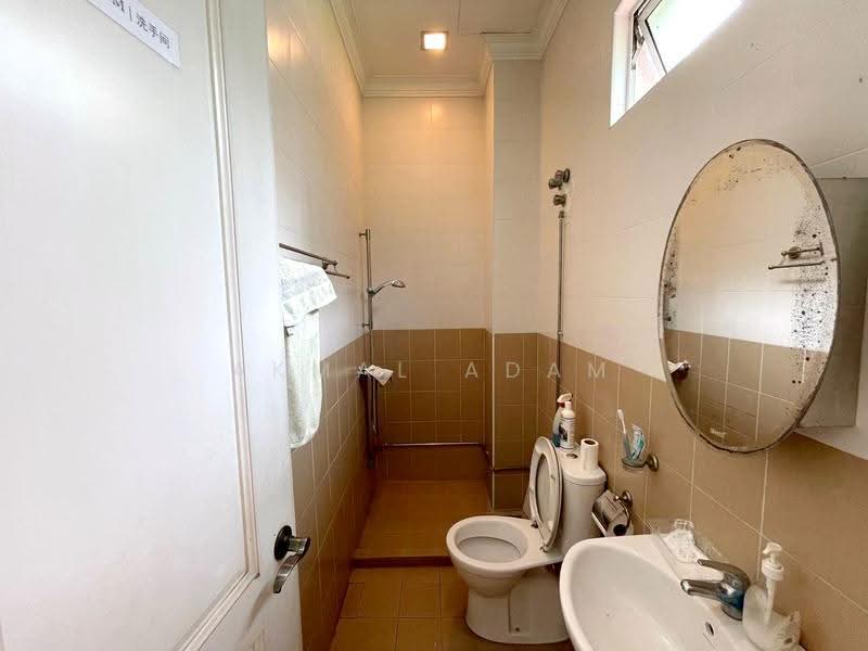 Bungalow House for Sale in SS19 (Subang Jaya) - Akmal Adam - Bathroom - PropertyGuru.com.my