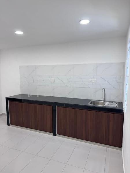 Rumah Teres 2-Tingkat untuk Dijual di Taman Sri Muhibbah (Kulai) - Melinda Ee - Kitchen - PropertyGuru.com.my