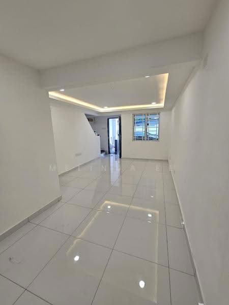 Rumah Teres 2-Tingkat untuk Dijual di Taman Sri Muhibbah (Kulai) - Melinda Ee - Living Room - PropertyGuru.com.my