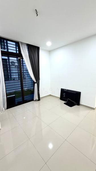 Rumah Kluster untuk Dijual di Kota Masai (Pasir Gudang) - Ee Fong Toh - Living Room - PropertyGuru.com.my