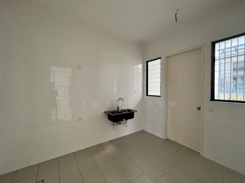 Semi-Detached House for Sale in Setia Alam (Selangor) - Clement Yew - Kitchen - PropertyGuru.com.my
