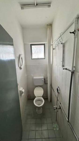 Factory for Rent in Taman Industri Bolton (Batu Caves) - Jun How - Bathroom - PropertyGuru.com.my
