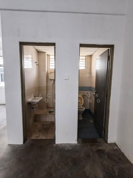 Pejabat untuk Disewa di Klang Sentral (Kapar) - Jack Khor Phor Jiing - Bathroom - PropertyGuru.com.my