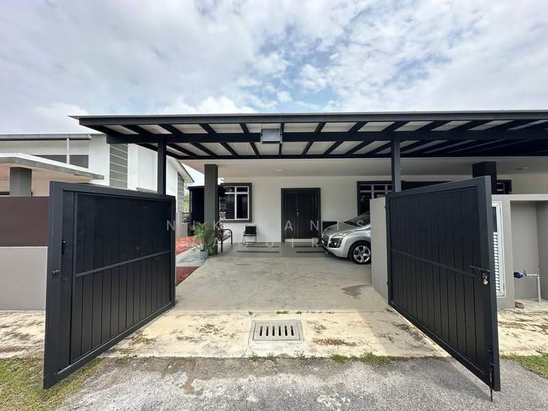 Cluster House for Rent in Telok Panglima Garang (Selangor) - Nik Hanis Naquira - Exterior - PropertyGuru.com.my
