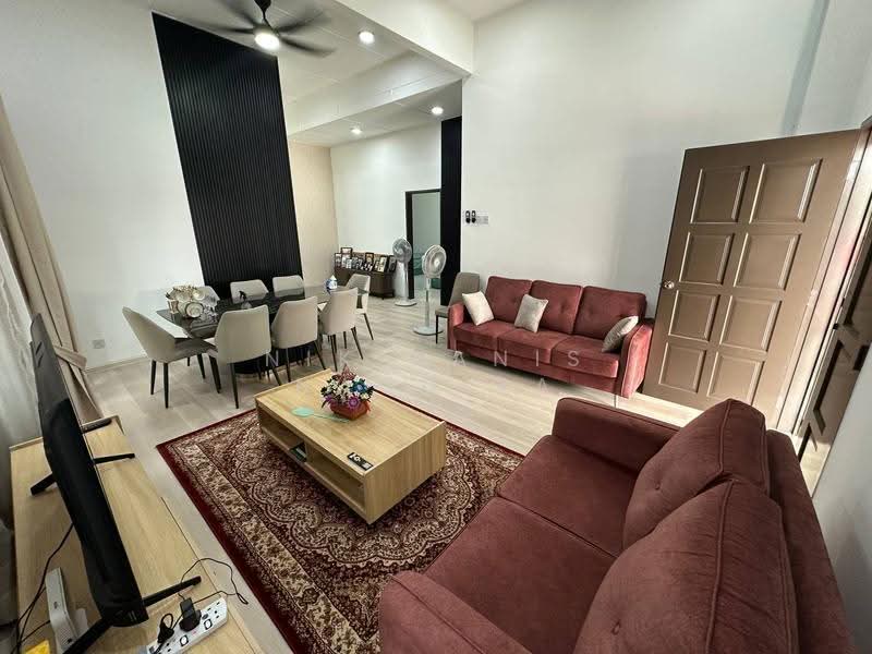 Cluster House for Rent in Telok Panglima Garang (Selangor) - Nik Hanis Naquira - Living Room - PropertyGuru.com.my