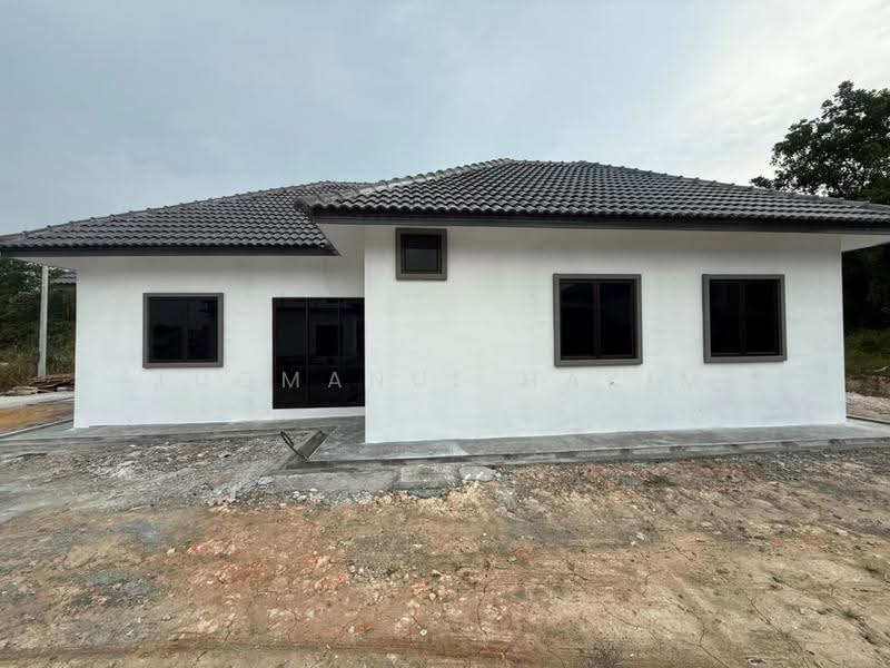 Rumah Banglo untuk Dijual di Bandar Baru Ibrahim Majid (Simpang Renggam) - Luqmanul Hakim - Exterior - PropertyGuru.com.my