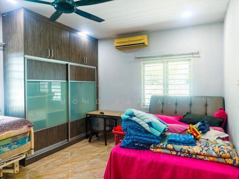 Rumah Banglo untuk Dijual di Batu Caves (Kuala Lumpur) - Mohd Faizal - Bedroom - PropertyGuru.com.my