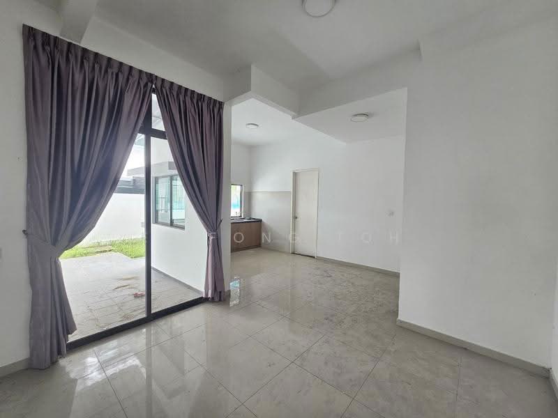 Cluster House for Sale in Kota Masai (Pasir Gudang) - Ee Fong Toh - Living Room - PropertyGuru.com.my