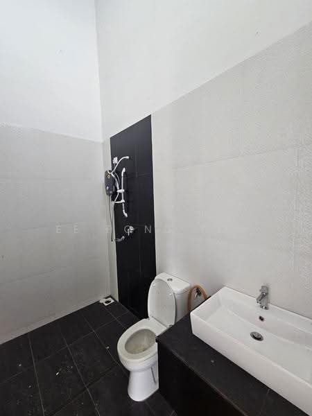 Cluster House for Sale in Kota Masai (Pasir Gudang) - Ee Fong Toh - Bathroom - PropertyGuru.com.my