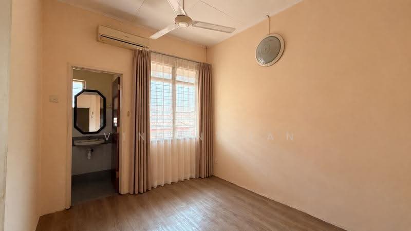 2-storey Terraced House for Sale in Bandar Sri Damansara (Selangor) - Vincent Tan - Bathroom - PropertyGuru.com.my