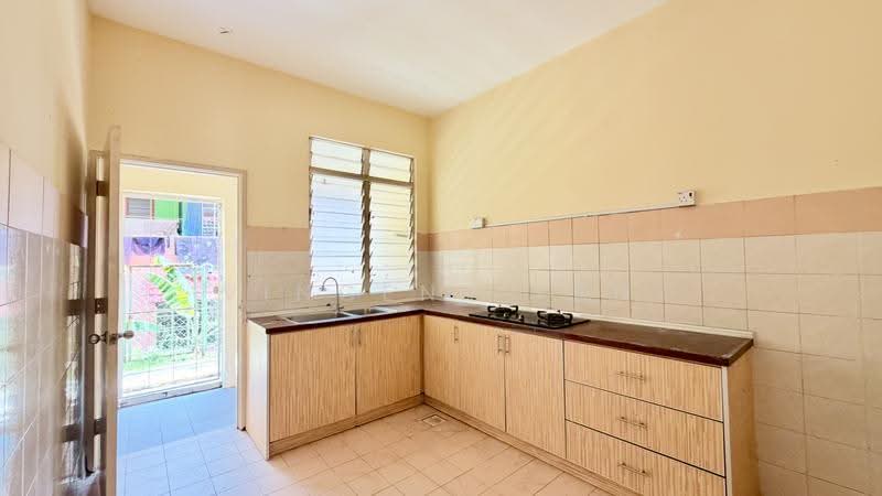 2-storey Terraced House for Sale in Bandar Sri Damansara (Selangor) - Vincent Tan - Kitchen - PropertyGuru.com.my