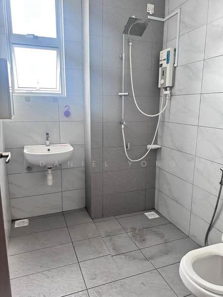 Service Residence for Sale at SKS Habitat - Daniel Yong - Bathroom - PropertyGuru.com.my