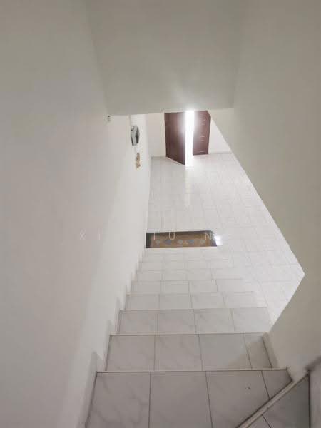 Rumah Teres 2-Tingkat untuk Dijual di Taman Anggerik (Tampoi) - Xiuxiu Ng - Entrance - PropertyGuru.com.my
