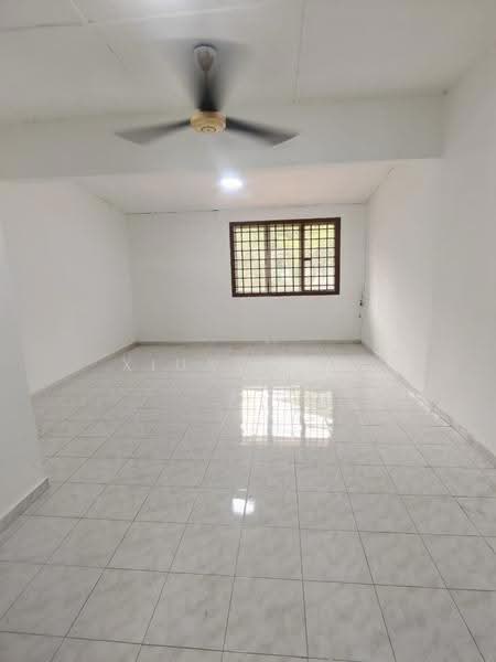 Rumah Teres 2-Tingkat untuk Dijual di Taman Anggerik (Tampoi) - Xiuxiu Ng - Living Room - PropertyGuru.com.my