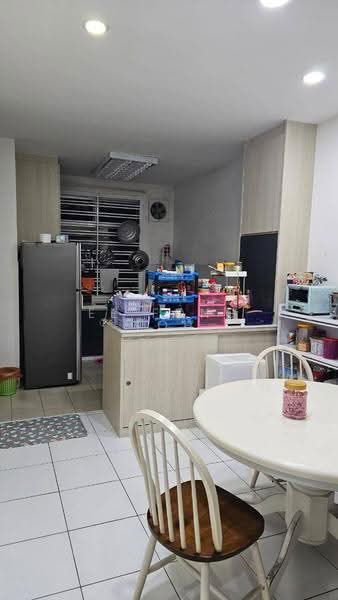 2-storey Terraced House for Sale in Taman Desa Tebrau (Tebrau) - Ee Fong Toh - Kitchen - PropertyGuru.com.my
