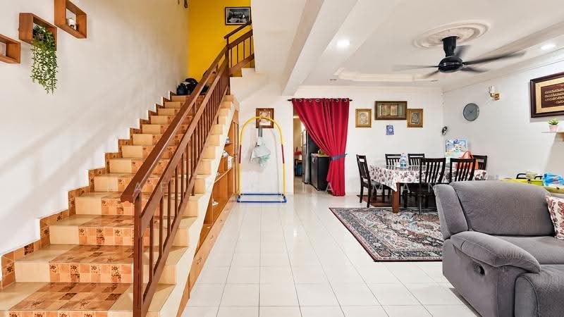 2-storey Terraced House for Sale in Kajang (Selangor) - Hafiz Sulaiman - Living Room - PropertyGuru.com.my