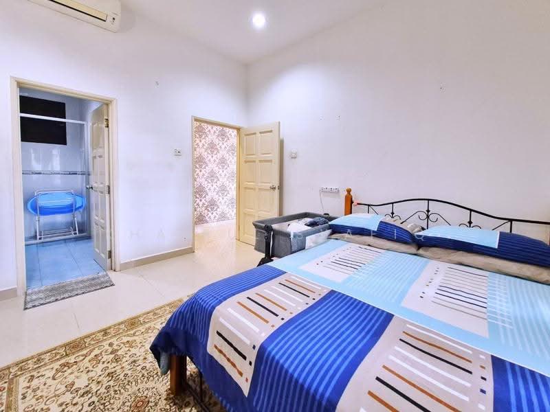 Semi-Detached House for Sale in Ampang Jaya (Ampang) - Khairul Syafiq - Bedroom - PropertyGuru.com.my