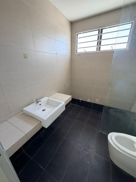 2-storey Terraced House for Sale in Lakeside Residences (Puchong) - Kevin Tan - Bathroom - PropertyGuru.com.my