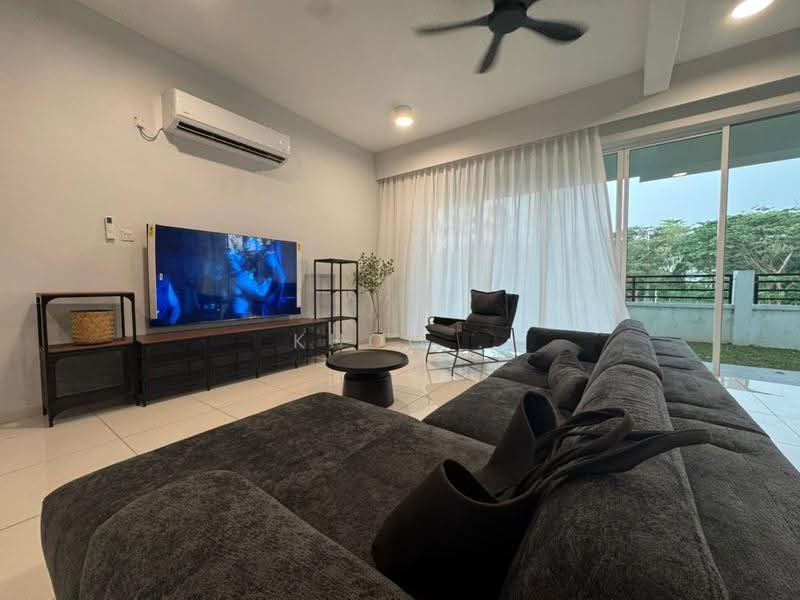 2-storey Terraced House for Rent in Taman Mount Austin (Tebrau) - Khoo . - Living Room - PropertyGuru.com.my