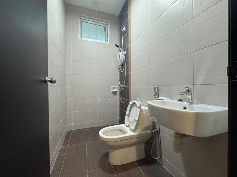 2-storey Terraced House for Rent in Taman Mount Austin (Tebrau) - Khoo . - Bathroom - PropertyGuru.com.my