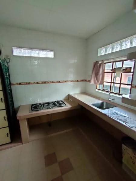 Semi-Detached House for Sale in Bandar Country Homes (Rawang) - Steven Lee - Kitchen - PropertyGuru.com.my